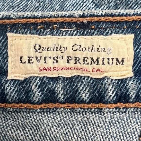 Levi's Wedgie Straight Distressed Rough Hem Button Fly Jeans Size 25 Women’s - Picture 2 of 9